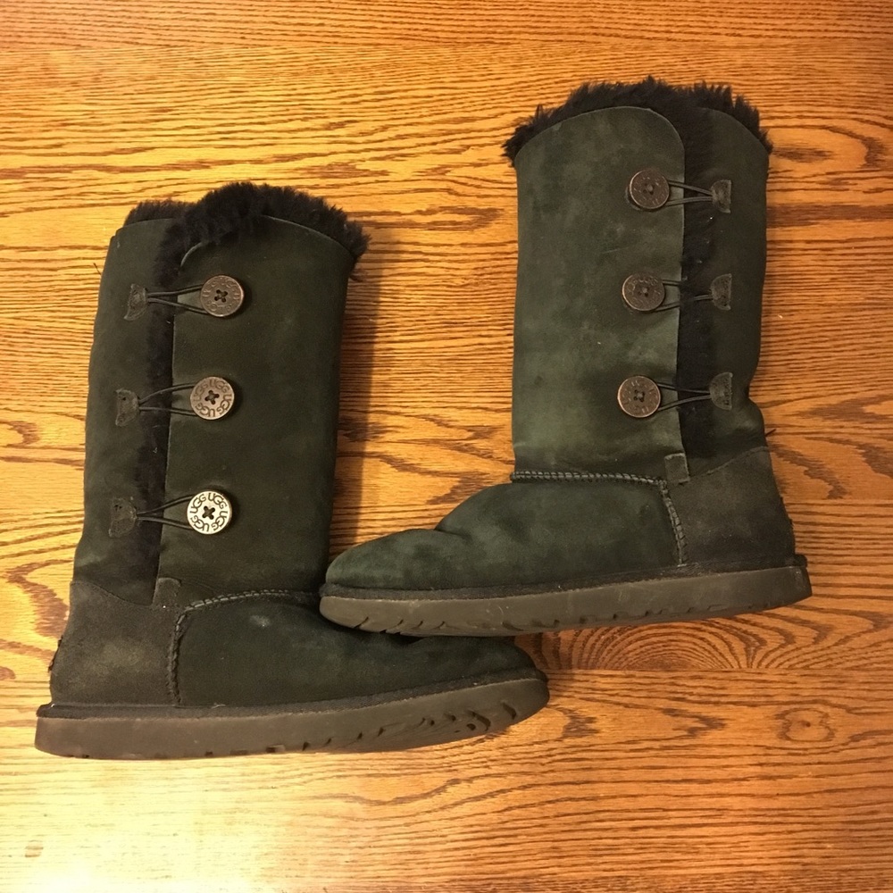 Used black UGG boots